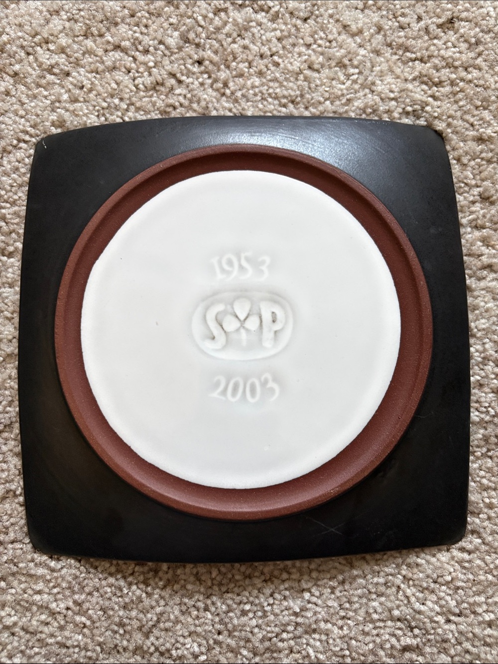 Stephen Pearce Shanagarry Pottery White Square 9x9” Plate with Spiral Design - Picture 3 of 4